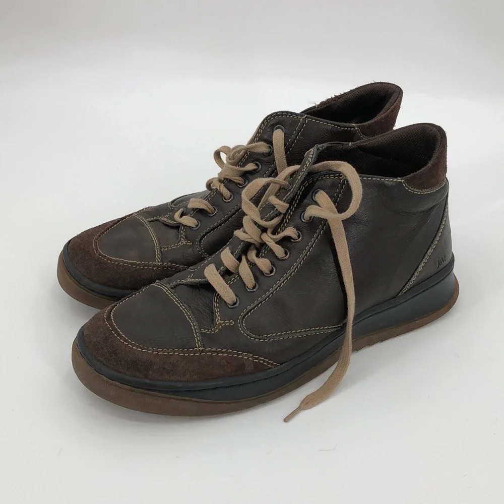 Johnston & Murphy Size 9 Lace Up Brown Leather with Suede Shoes Boots